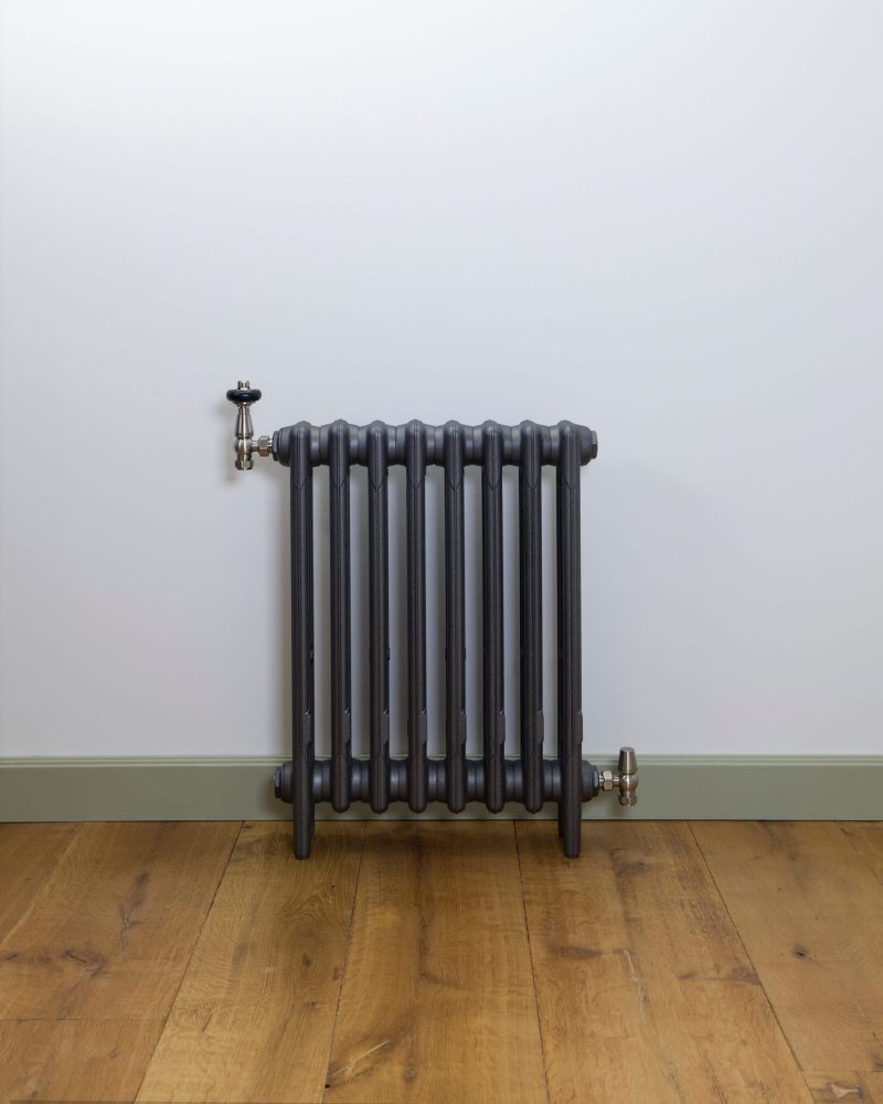 Klassischer, hochwertiger Metal Radiator im traditionellen Stil